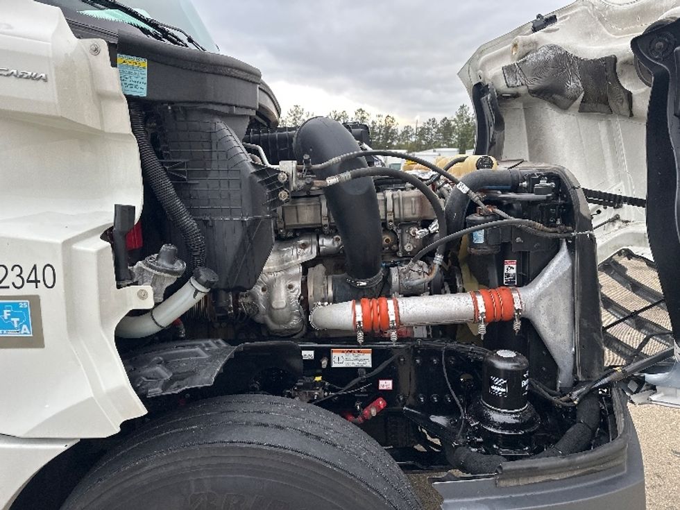 Sleeper Tractor-Heavy Duty Tractors-Freightliner-2022-T12664ST-Hammond-LA-568,394\n\t\tmiles-$ 62,500 - Image 20