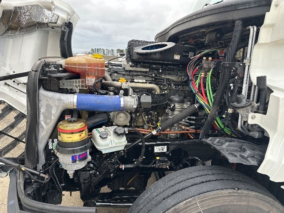 Sleeper Tractor-Heavy Duty Tractors-Freightliner-2022-T12664ST-Hammond-LA-568,394\n\t\tmiles-$ 62,500 - Image 21