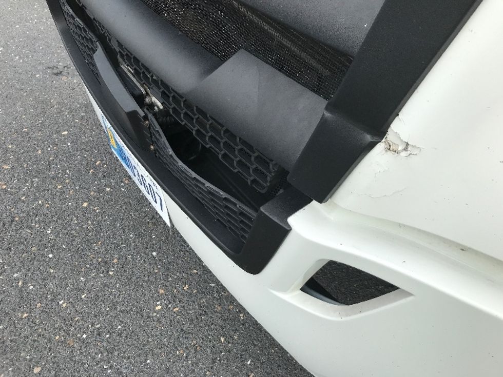 Sleeper Tractor-Heavy Duty Tractors-Freightliner-2022-T12664ST-Harrisonburg-VA-552,309\n\t\tmiles-$ 71,250 - Image 22