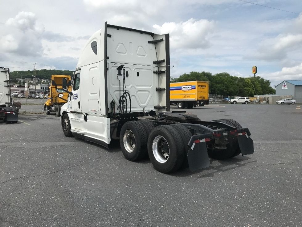 Sleeper Tractor-Heavy Duty Tractors-Freightliner-2022-T12664ST-Harrisonburg-VA-552,309\n\t\tmiles-$ 71,250 - Image 5