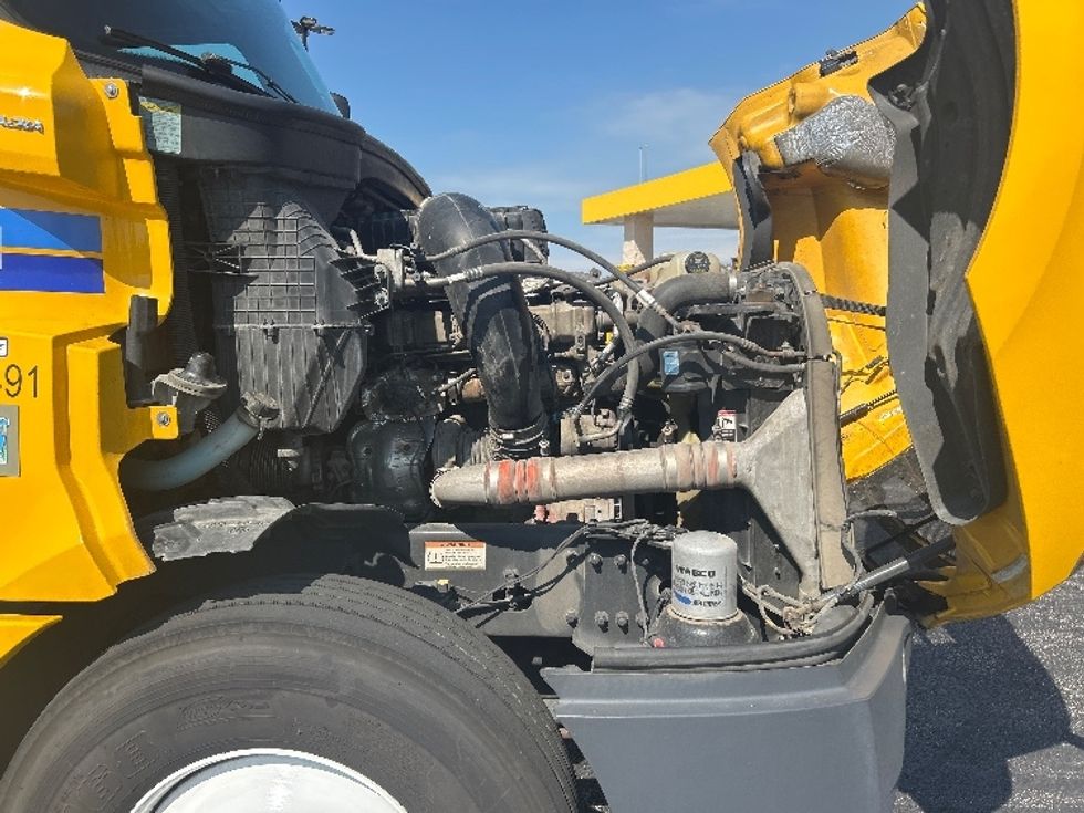Sleeper Tractor-Heavy Duty Tractors-Freightliner-2022-T12664ST-Hazelwood-MO-584,226\n\t\tmiles-$ 65,750 - Image 19