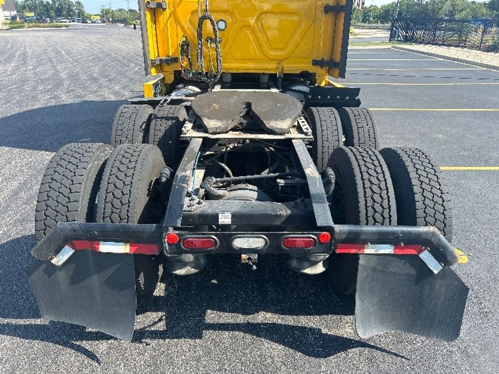 Sleeper Tractor-Heavy Duty Tractors-Freightliner-2022-T12664ST-Hazelwood-MO-584,226\n\t\tmiles-$ 65,750 - Image 6