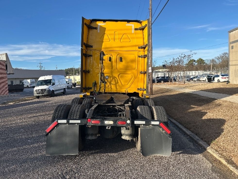 Sleeper Tractor-Heavy Duty Tractors-Freightliner-2022-T12664ST-Homewood-AL-372,579\n\t\tmiles-$ 76,750 - Image 6