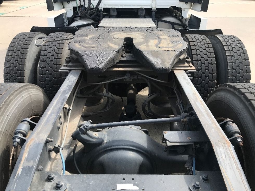 Sleeper Tractor-Heavy Duty Tractors-Freightliner-2022-T12664ST-Houston-TX-233,565\n\t\tmiles-$ 98,500 - Image 6