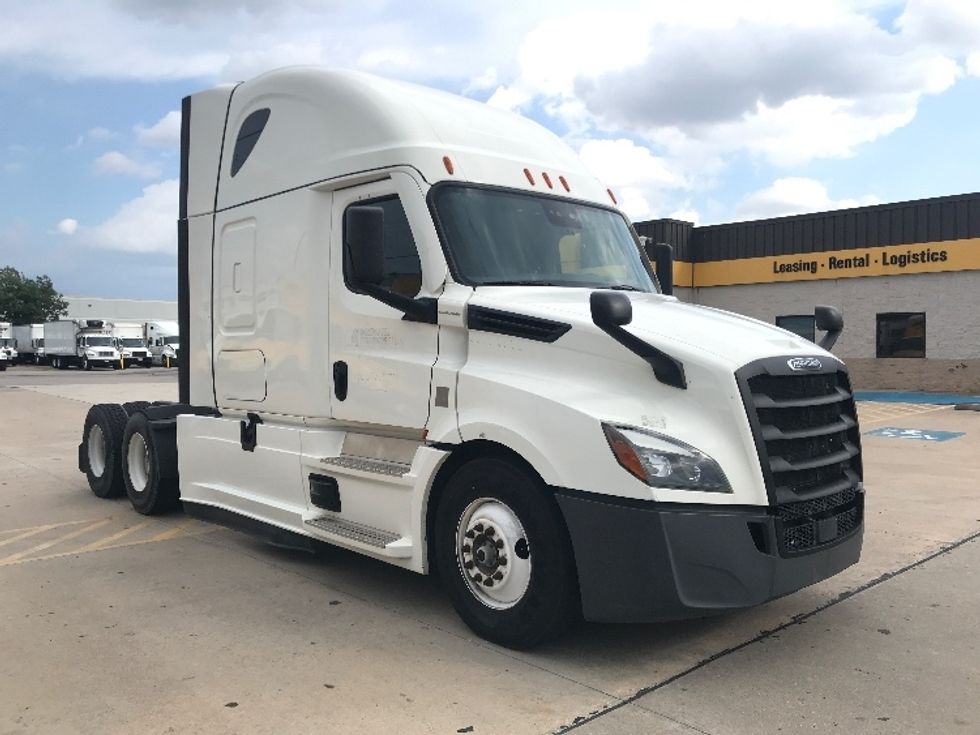 Sleeper Tractor-Heavy Duty Tractors-Freightliner-2022-T12664ST-Houston-TX-270,107\n\t\tmiles-$ 96,500 - Image 1