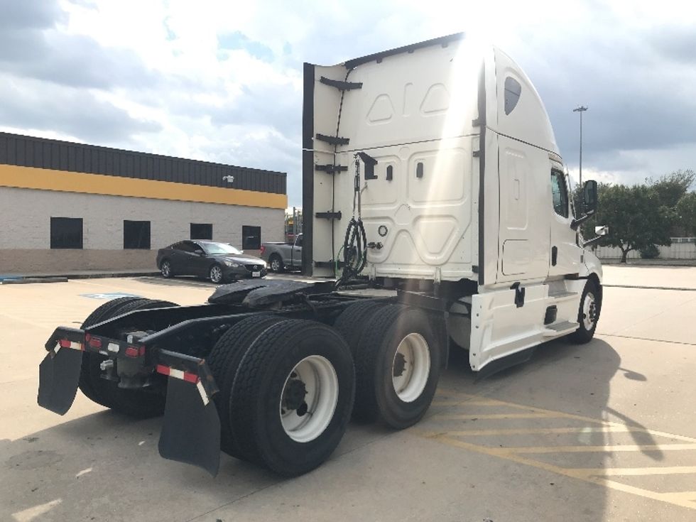 Sleeper Tractor-Heavy Duty Tractors-Freightliner-2022-T12664ST-Houston-TX-270,107\n\t\tmiles-$ 96,500 - Image 7