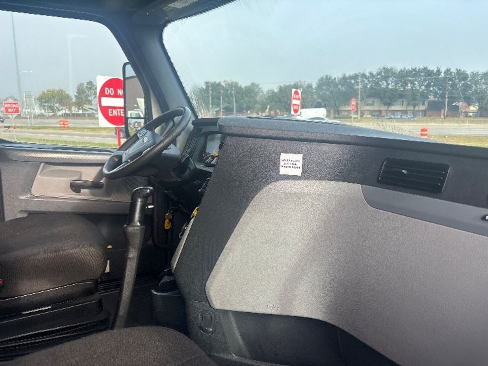 Sleeper Tractor-Heavy Duty Tractors-Freightliner-2022-T12664ST-Houston-TX-279,237\n\t\tmiles-$ 87,000 - Image 15