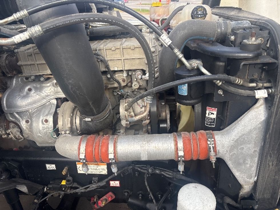 Sleeper Tractor-Heavy Duty Tractors-Freightliner-2022-T12664ST-Houston-TX-279,237\n\t\tmiles-$ 87,000 - Image 21