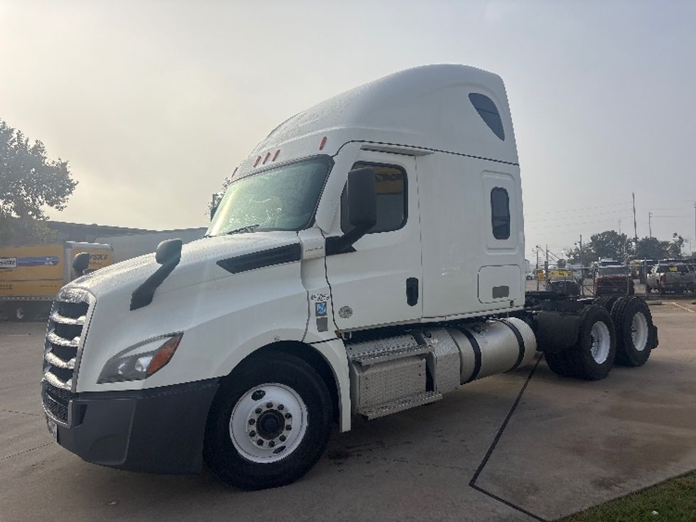 Sleeper Tractor-Heavy Duty Tractors-Freightliner-2022-T12664ST-Houston-TX-279,237\n\t\tmiles-$ 87,000 - Image 3