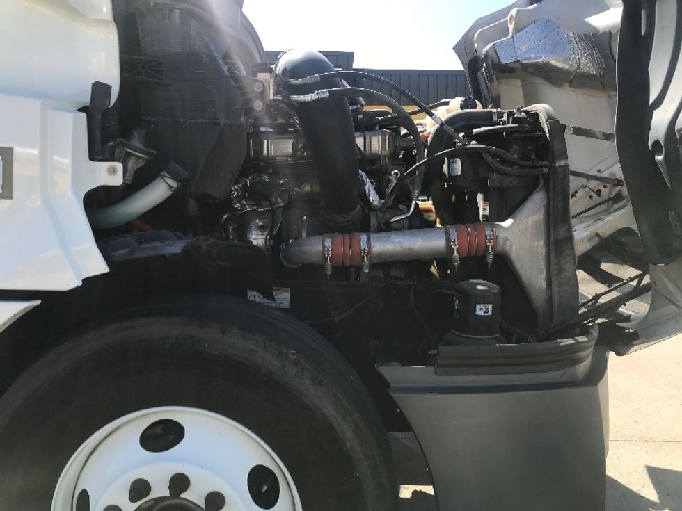 Sleeper Tractor-Heavy Duty Tractors-Freightliner-2022-T12664ST-Houston-TX-297,779\n\t\tmiles-$ 93,250 - Image 20
