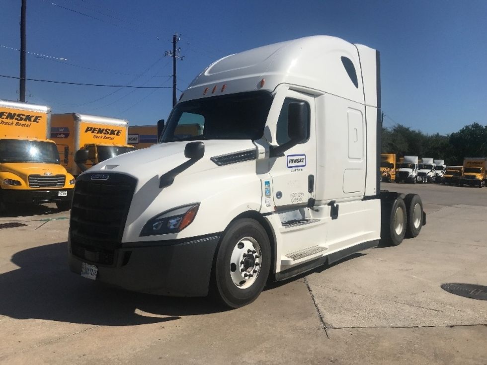 Sleeper Tractor-Heavy Duty Tractors-Freightliner-2022-T12664ST-Houston-TX-297,779\n\t\tmiles-$ 93,250 - Image 3