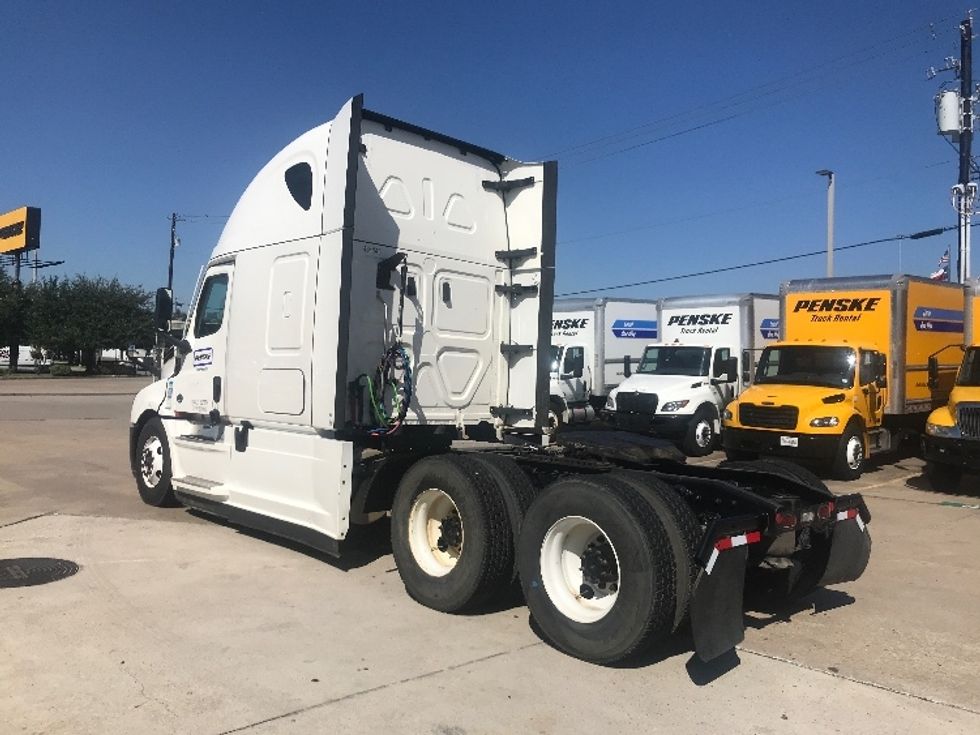 Sleeper Tractor-Heavy Duty Tractors-Freightliner-2022-T12664ST-Houston-TX-297,779\n\t\tmiles-$ 93,250 - Image 5