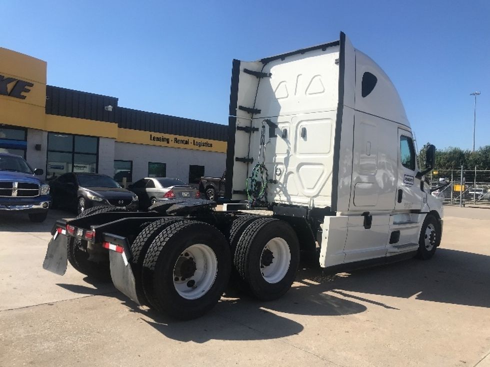 Sleeper Tractor-Heavy Duty Tractors-Freightliner-2022-T12664ST-Houston-TX-297,779\n\t\tmiles-$ 93,250 - Image 7