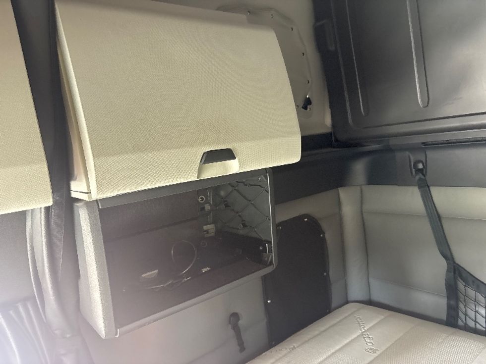 Sleeper Tractor-Heavy Duty Tractors-Freightliner-2022-T12664ST-Houston-TX-358,518\n\t\tmiles-$ 82,000 - Image 18