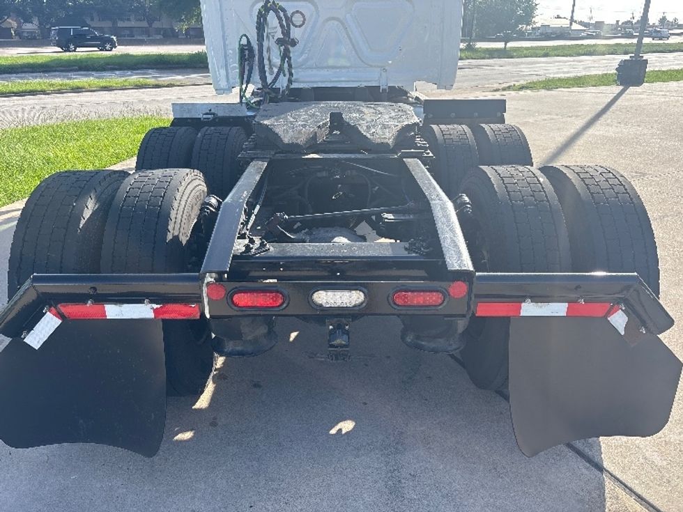 Sleeper Tractor-Heavy Duty Tractors-Freightliner-2022-T12664ST-Houston-TX-358,518\n\t\tmiles-$ 82,000 - Image 6