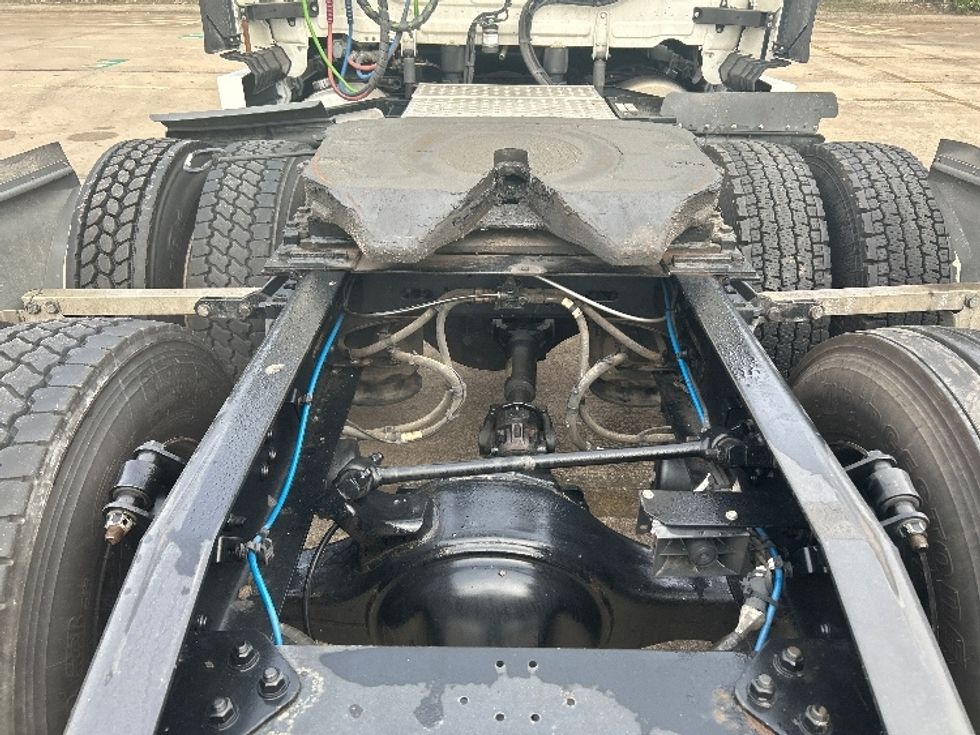 Sleeper Tractor-Heavy Duty Tractors-Freightliner-2022-T12664ST-Houston-TX-380,632\n\t\tmiles-$ 84,250 - Image 6