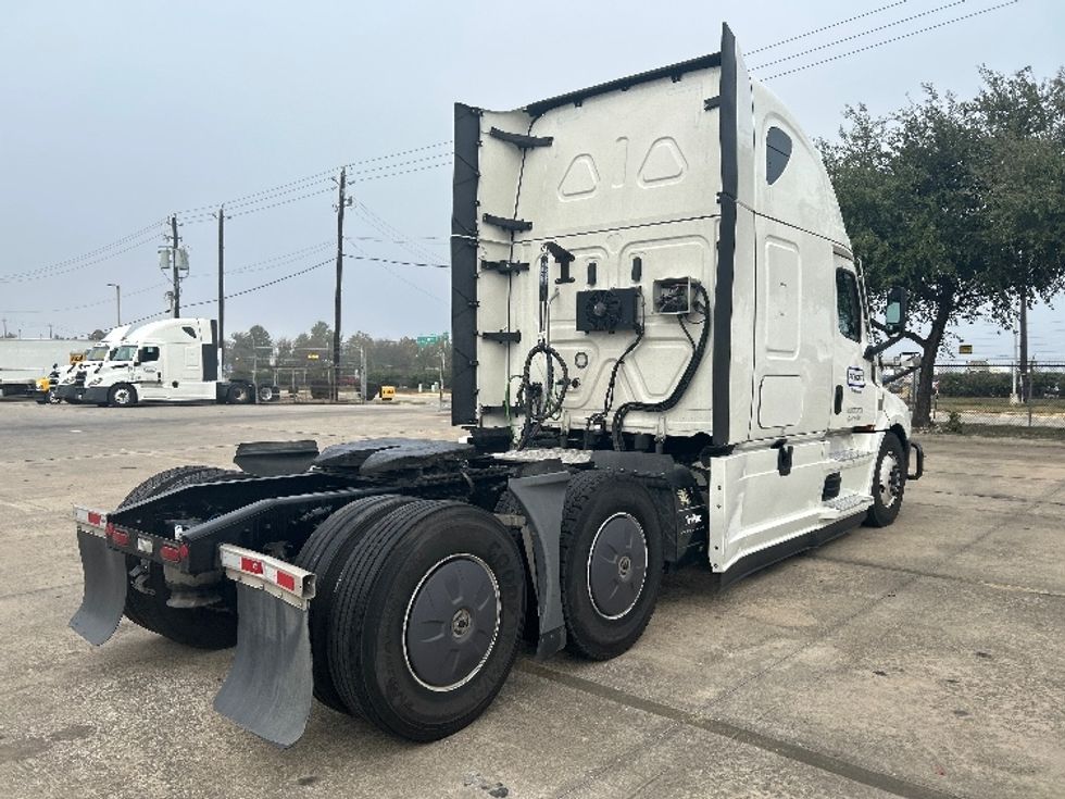 Sleeper Tractor-Heavy Duty Tractors-Freightliner-2022-T12664ST-Houston-TX-380,632\n\t\tmiles-$ 84,250 - Image 7