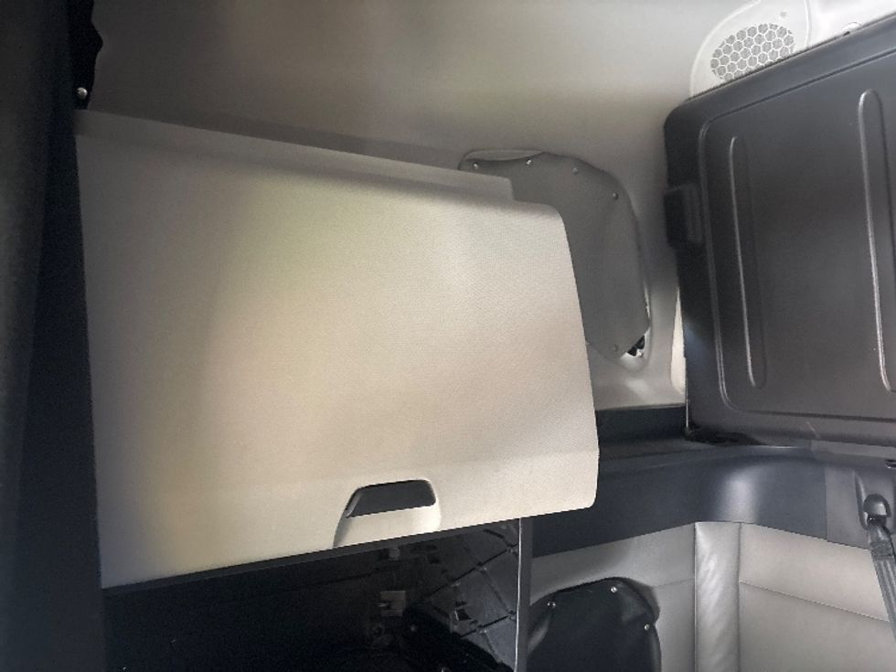 Sleeper Tractor-Heavy Duty Tractors-Freightliner-2022-T12664ST-Houston-TX-381,659\n\t\tmiles-$ 79,000 - Image 18