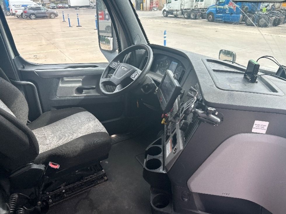 Sleeper Tractor-Heavy Duty Tractors-Freightliner-2022-T12664ST-Houston-TX-410,610\n\t\tmiles-$ 89,000 - Image 15