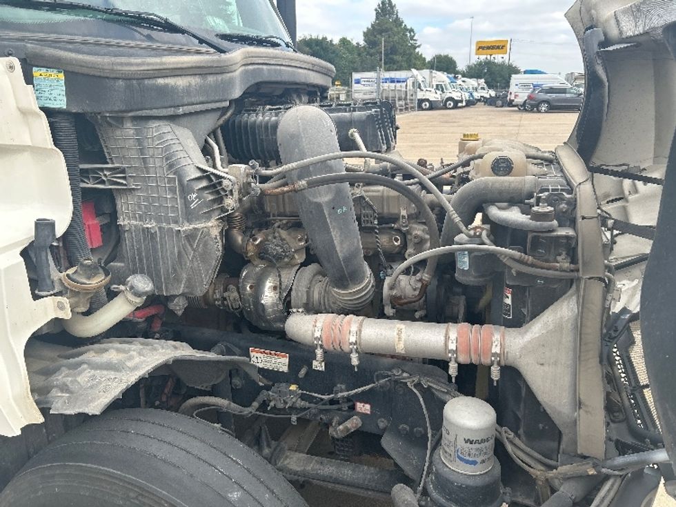 Sleeper Tractor-Heavy Duty Tractors-Freightliner-2022-T12664ST-Houston-TX-410,610\n\t\tmiles-$ 89,000 - Image 20