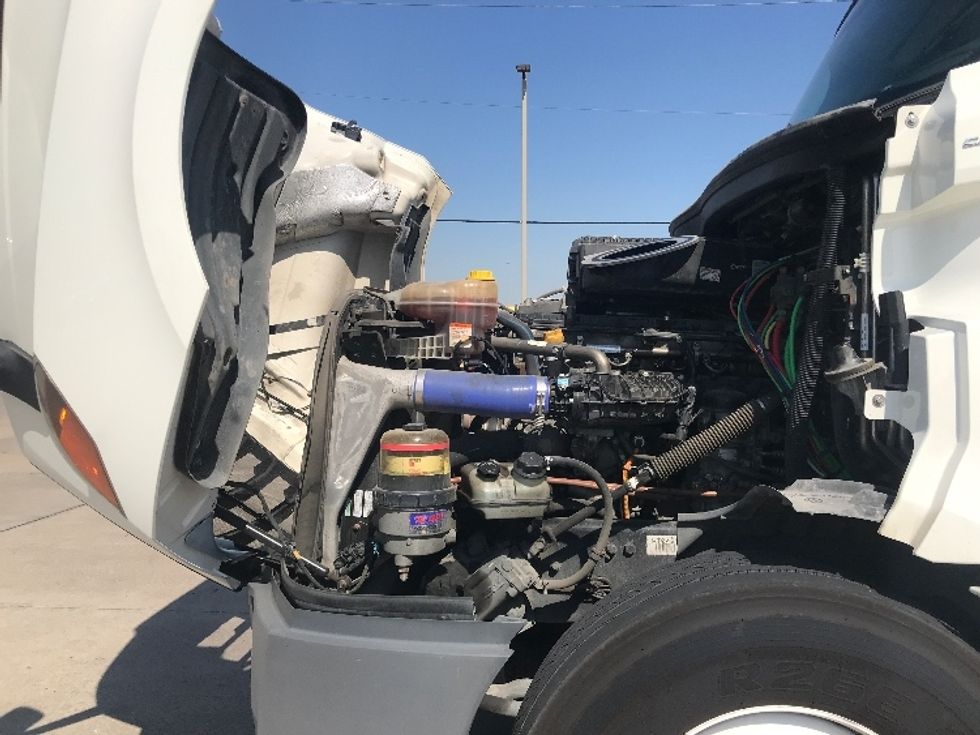 Sleeper Tractor-Heavy Duty Tractors-Freightliner-2022-T12664ST-Houston-TX-412,013\n\t\tmiles-$ 82,500 - Image 21