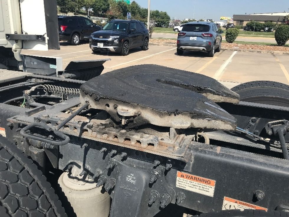 Sleeper Tractor-Heavy Duty Tractors-Freightliner-2022-T12664ST-Houston-TX-412,013\n\t\tmiles-$ 82,500 - Image 22