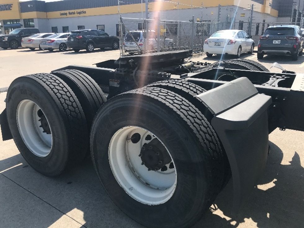 Sleeper Tractor-Heavy Duty Tractors-Freightliner-2022-T12664ST-Houston-TX-412,013\n\t\tmiles-$ 82,500 - Image 23