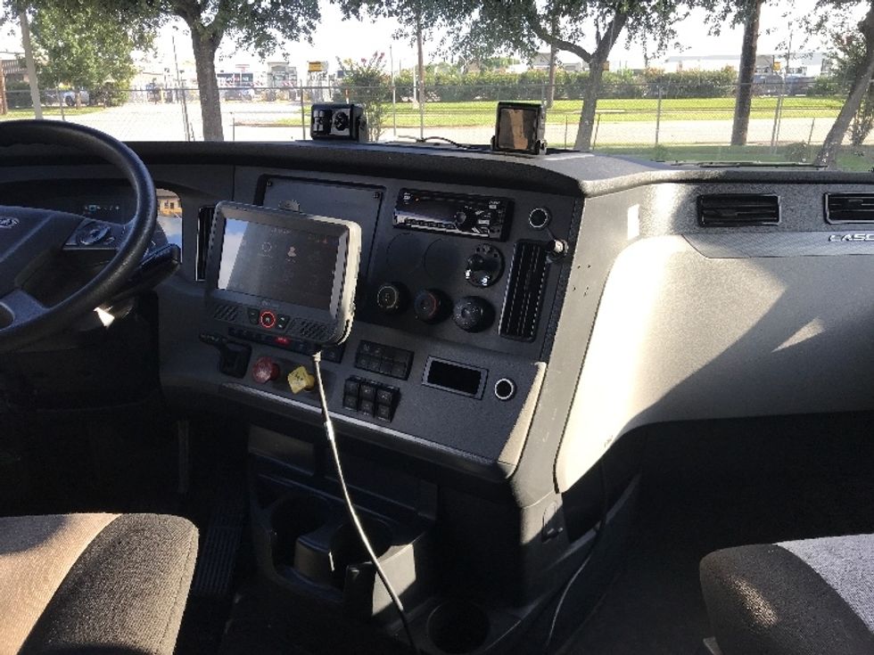 Sleeper Tractor-Heavy Duty Tractors-Freightliner-2022-T12664ST-Houston-TX-490,828\n\t\tmiles-$ 74,250 - Image 12