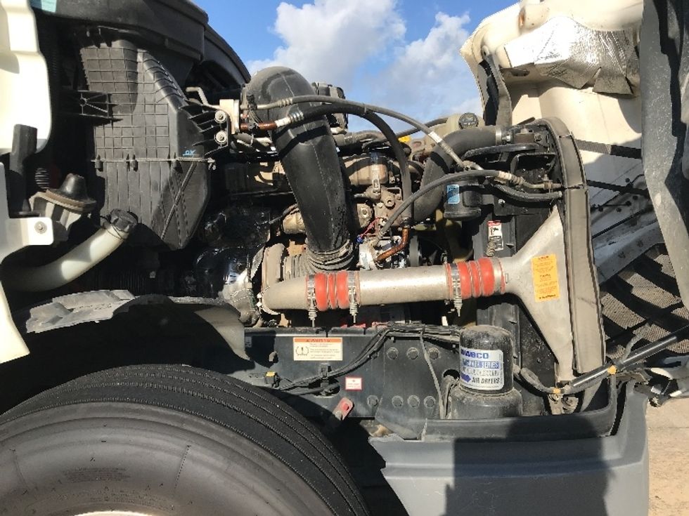 Sleeper Tractor-Heavy Duty Tractors-Freightliner-2022-T12664ST-Houston-TX-490,828\n\t\tmiles-$ 74,250 - Image 20