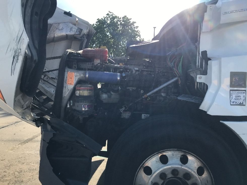 Sleeper Tractor-Heavy Duty Tractors-Freightliner-2022-T12664ST-Houston-TX-490,828\n\t\tmiles-$ 74,250 - Image 21