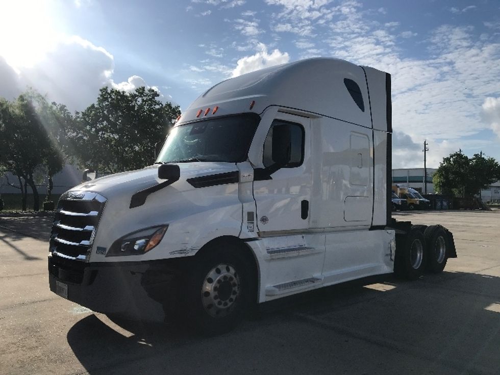Sleeper Tractor-Heavy Duty Tractors-Freightliner-2022-T12664ST-Houston-TX-490,828\n\t\tmiles-$ 74,250 - Image 3