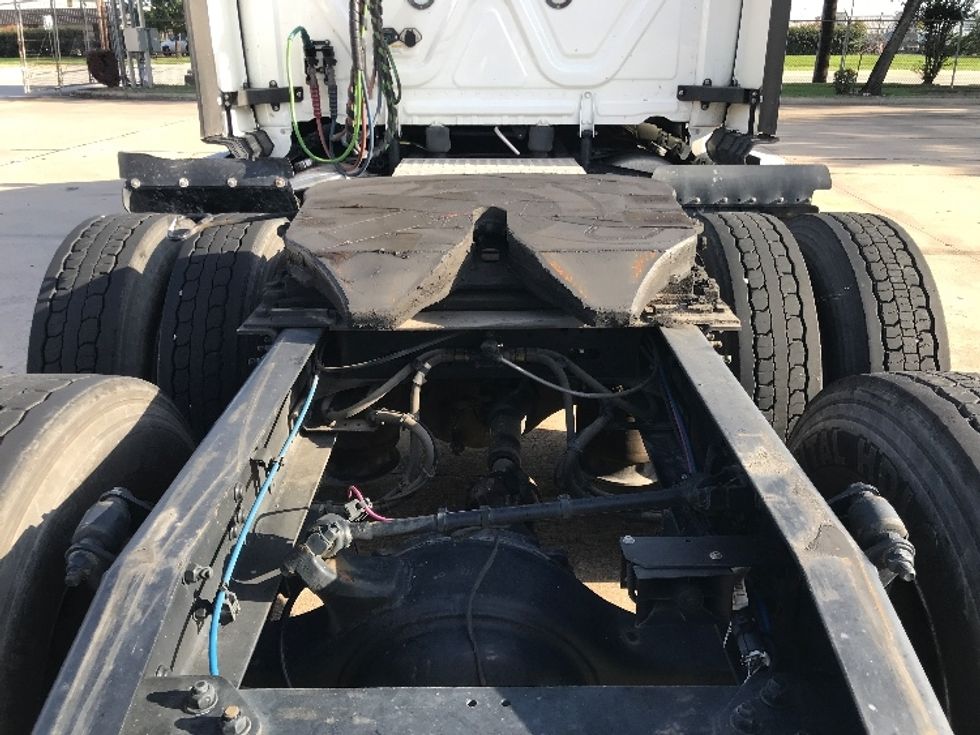 Sleeper Tractor-Heavy Duty Tractors-Freightliner-2022-T12664ST-Houston-TX-490,828\n\t\tmiles-$ 74,250 - Image 6