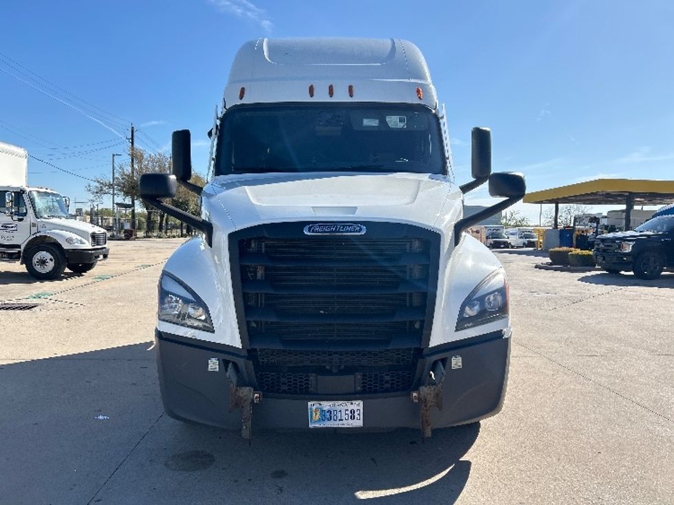 Sleeper Tractor-Heavy Duty Tractors-Freightliner-2022-T12664ST-Houston-TX-558,234\n\t\tmiles-$ 63,500 - Image 2