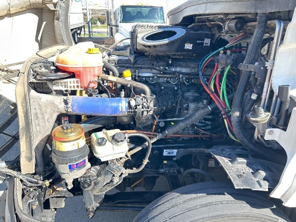 Sleeper Tractor-Heavy Duty Tractors-Freightliner-2022-T12664ST-Houston-TX-558,234\n\t\tmiles-$ 63,500 - Image 21