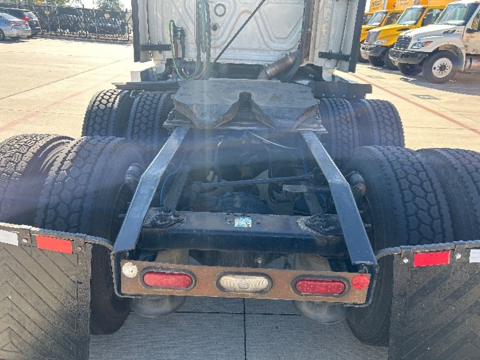 Sleeper Tractor-Heavy Duty Tractors-Freightliner-2022-T12664ST-Houston-TX-566,362\n\t\tmiles-$ 62,750 - Image 6