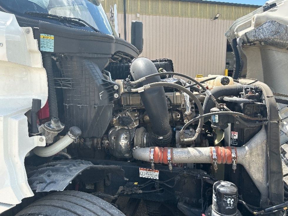 Sleeper Tractor-Heavy Duty Tractors-Freightliner-2022-T12664ST-Hueytown-AL-495,775\n\t\tmiles-$ 78,500 - Image 20
