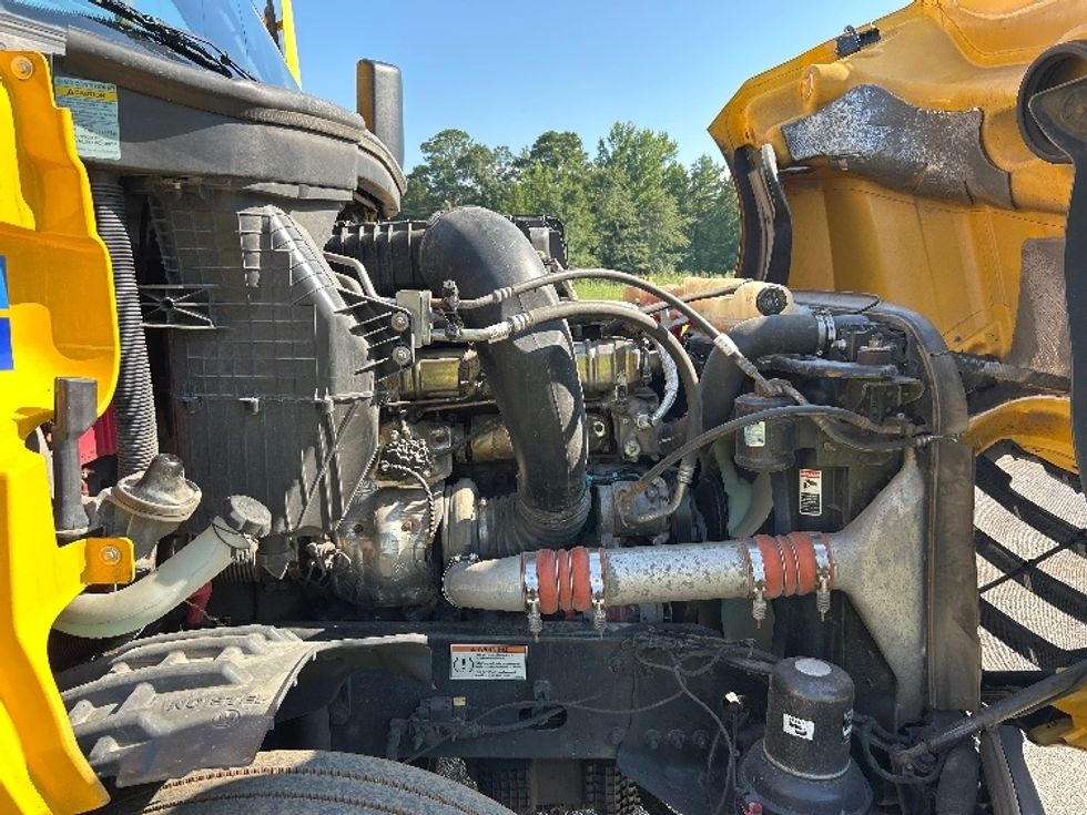 Sleeper Tractor-Heavy Duty Tractors-Freightliner-2022-T12664ST-Hueytown-AL-543,753\n\t\tmiles-$ 63,500 - Image 20