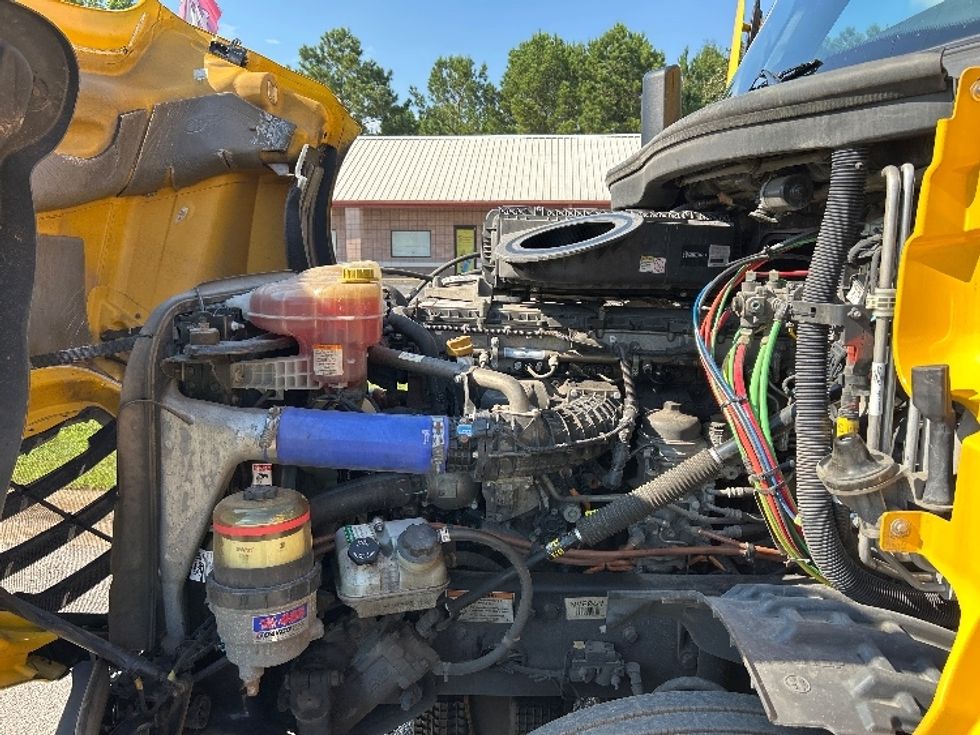 Sleeper Tractor-Heavy Duty Tractors-Freightliner-2022-T12664ST-Hueytown-AL-543,753\n\t\tmiles-$ 63,500 - Image 21