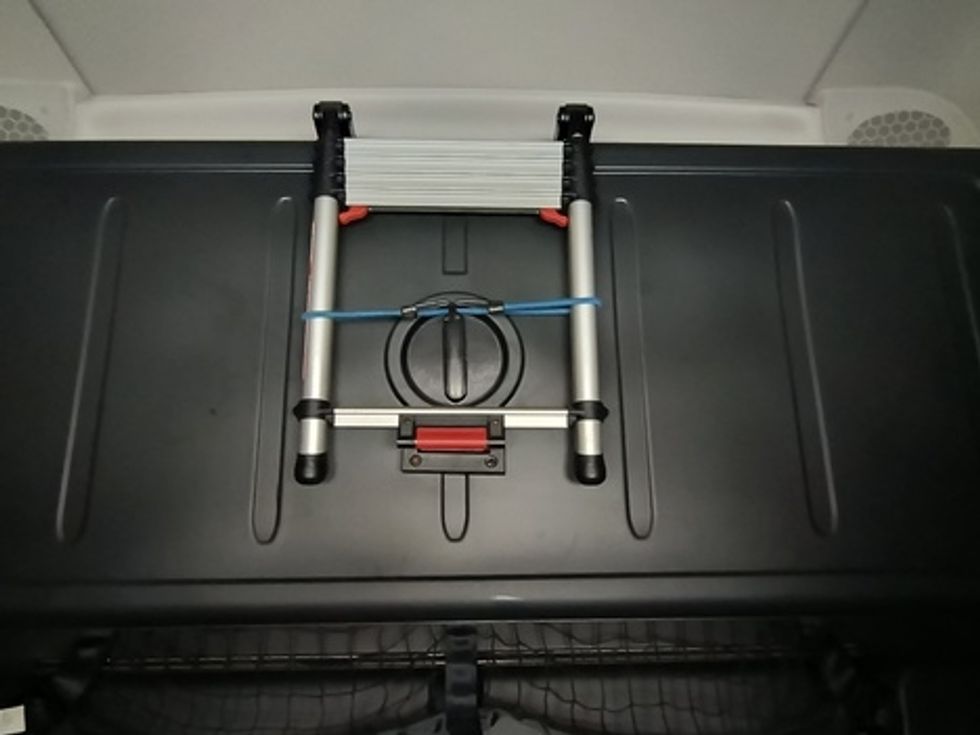 Sleeper Tractor-Heavy Duty Tractors-Freightliner-2022-T12664ST-Huntington-WV-551,720\n\t\tmiles-$ 62,750 - Image 16