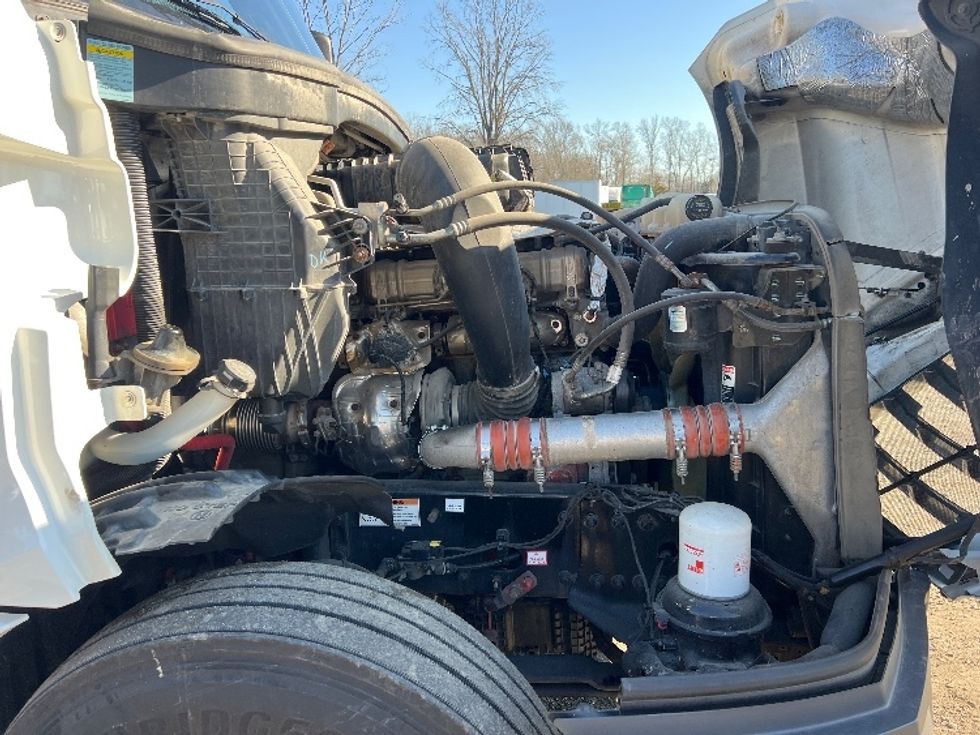 Sleeper Tractor-Heavy Duty Tractors-Freightliner-2022-T12664ST-Indian Trail-NC-298,358\n\t\tmiles-$ 85,250 - Image 19