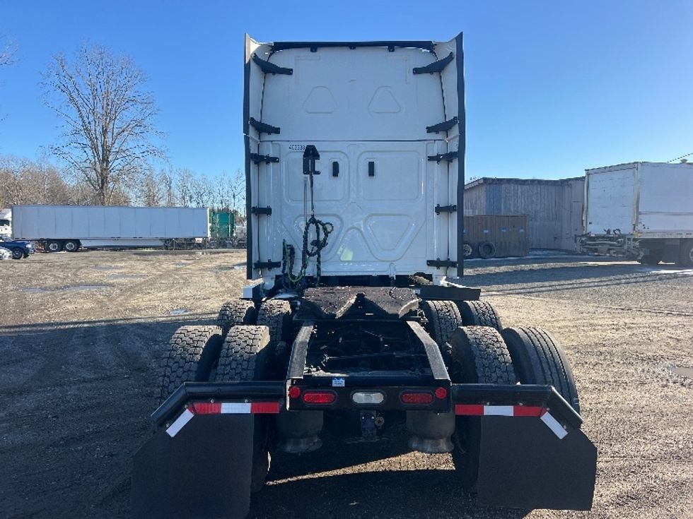 Sleeper Tractor-Heavy Duty Tractors-Freightliner-2022-T12664ST-Indian Trail-NC-349,434\n\t\tmiles-$ 81,250 - Image 6