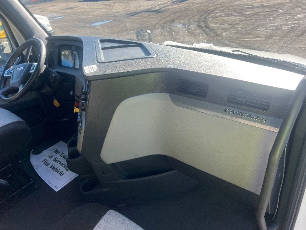 Sleeper Tractor-Heavy Duty Tractors-Freightliner-2022-T12664ST-Indian Trail-NC-380,355\n\t\tmiles-$ 78,750 - Image 14