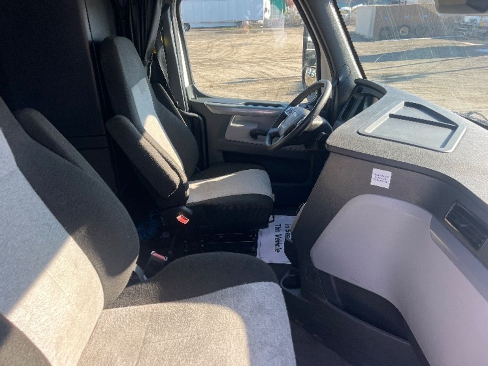 Sleeper Tractor-Heavy Duty Tractors-Freightliner-2022-T12664ST-Indian Trail-NC-408,821\n\t\tmiles-$ 76,000 - Image 15