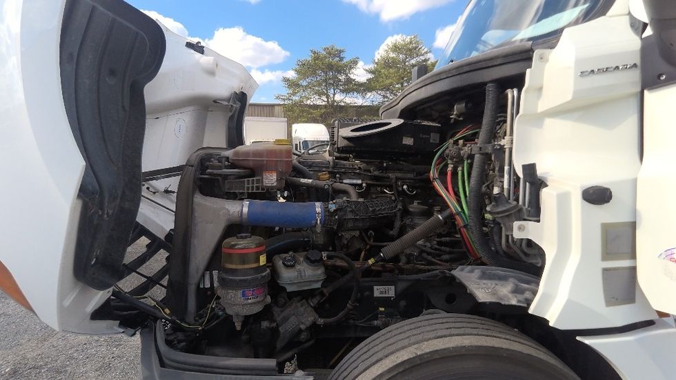 Sleeper Tractor-Heavy Duty Tractors-Freightliner-2022-T12664ST-Indian Trail-NC-410,233\n\t\tmiles-$ 76,000 - Image 21