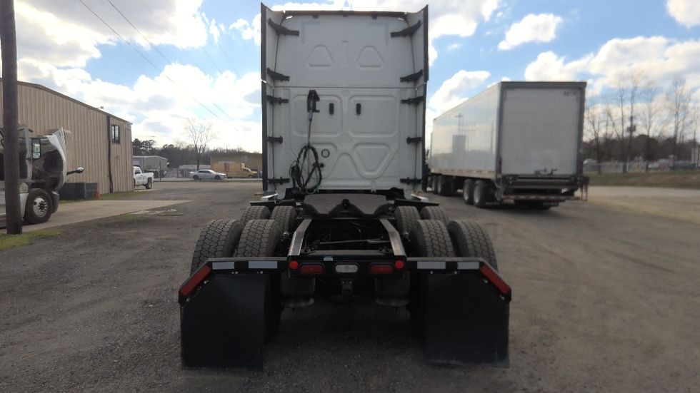 Sleeper Tractor-Heavy Duty Tractors-Freightliner-2022-T12664ST-Indian Trail-NC-410,233\n\t\tmiles-$ 76,000 - Image 6