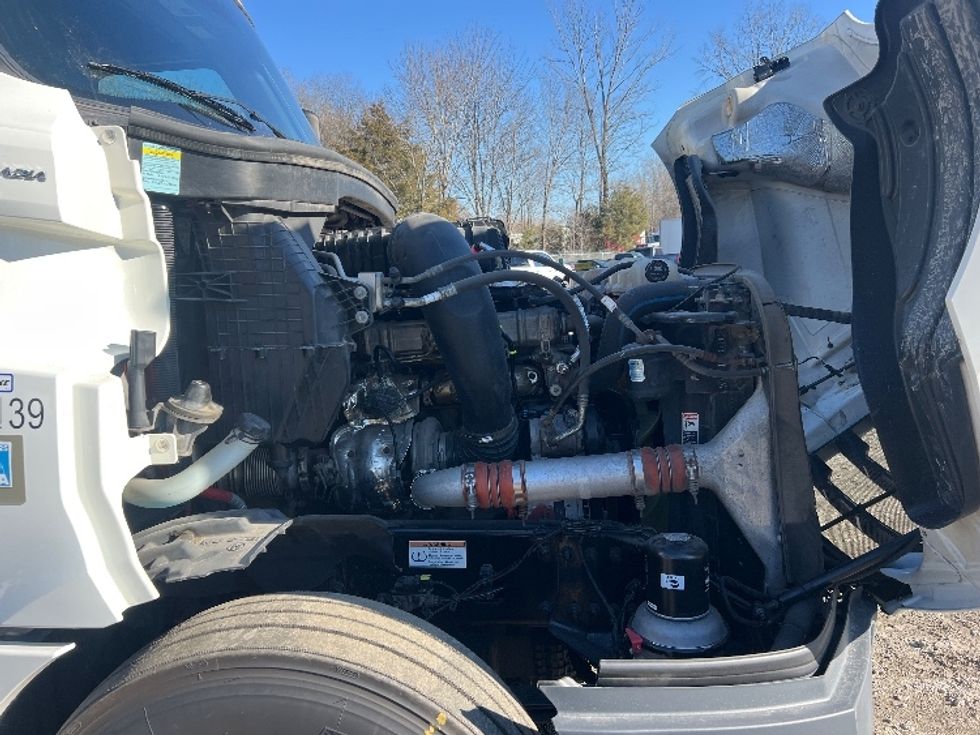 Sleeper Tractor-Heavy Duty Tractors-Freightliner-2022-T12664ST-Indian Trail-NC-467,733\n\t\tmiles-$ 69,750 - Image 20