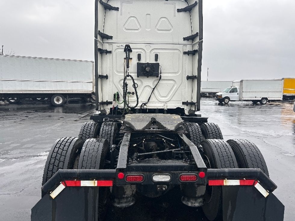 Sleeper Tractor-Heavy Duty Tractors-Freightliner-2022-T12664ST-Indianapolis-IN-361,223\n\t\tmiles-$ 76,750 - Image 6