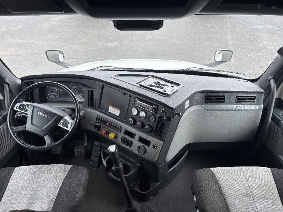 Sleeper Tractor-Heavy Duty Tractors-Freightliner-2022-T12664ST-Indianapolis-IN-374,488\n\t\tmiles-$ 75,750 - Image 12