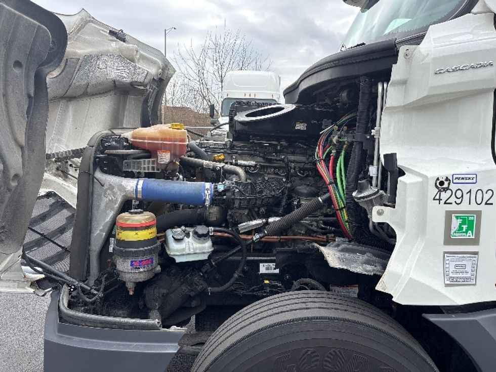 Sleeper Tractor-Heavy Duty Tractors-Freightliner-2022-T12664ST-Indianapolis-IN-374,488\n\t\tmiles-$ 75,750 - Image 21