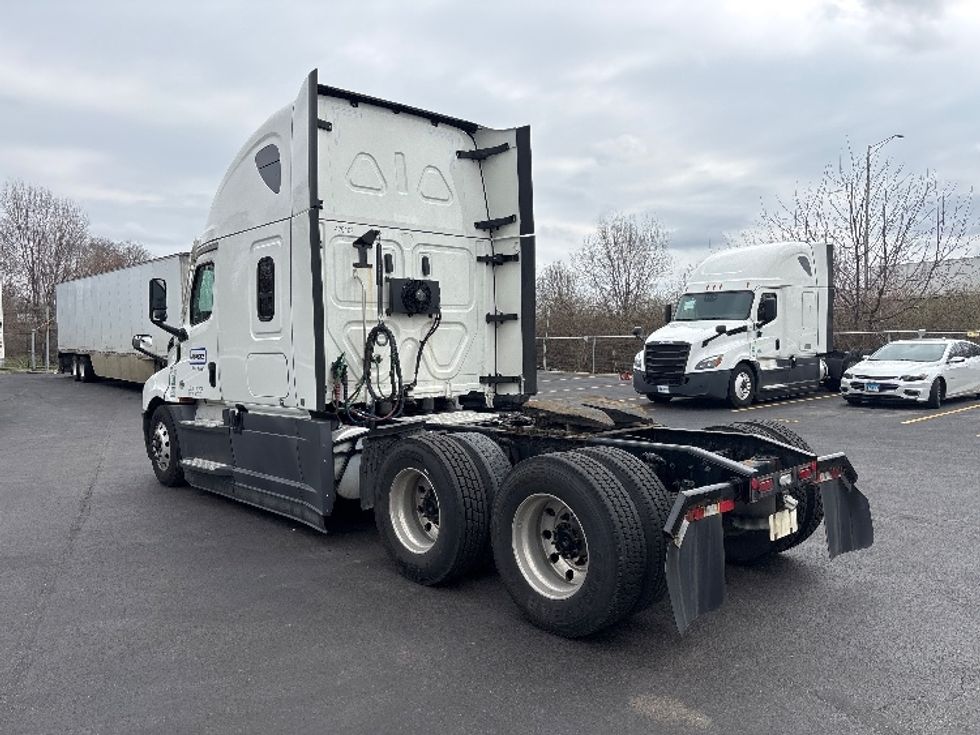 Sleeper Tractor-Heavy Duty Tractors-Freightliner-2022-T12664ST-Indianapolis-IN-374,488\n\t\tmiles-$ 75,750 - Image 5